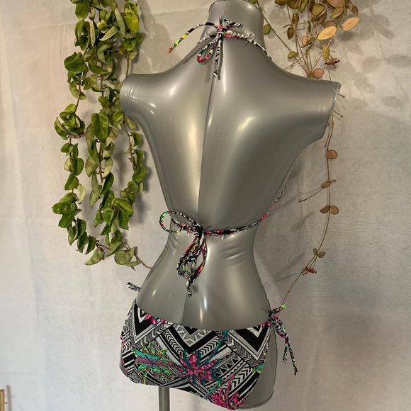 🌀 No Boudaries String Bikini Top & Bottom - Picture 4 of 5
